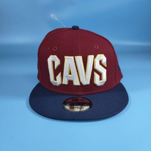 New Era Hat Men Snap Back‎ Maroon 9FIFTY Cleveland Cavaliers NBA CAVS Sports - Picture 1 of 5